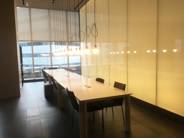 ロビー横にあるデスクスペース