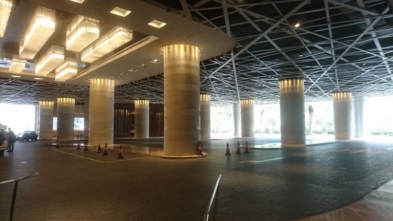 エントランス(送迎エリア)