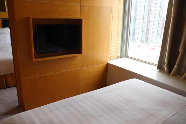 ベッドからテレビ