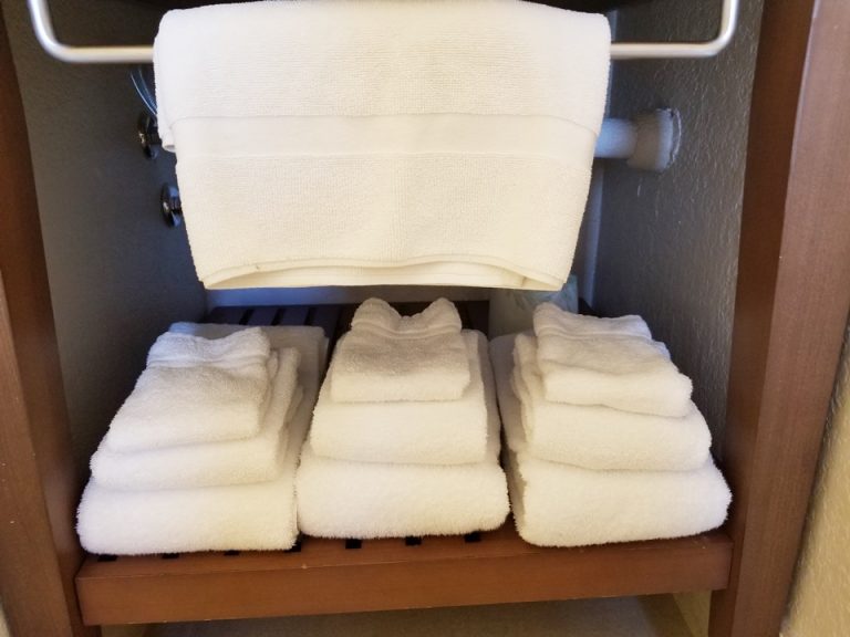 洗面台下のタオル収納