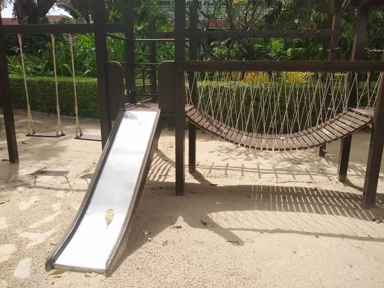 ホテル敷地内の公園