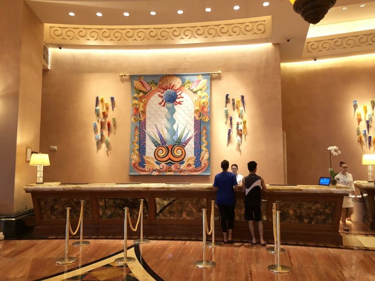 フロントカウンター