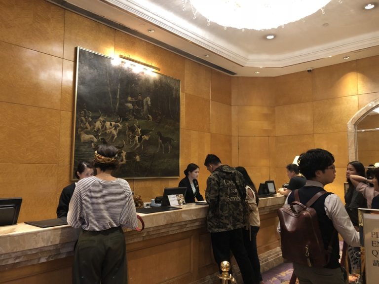 フロントカウンター