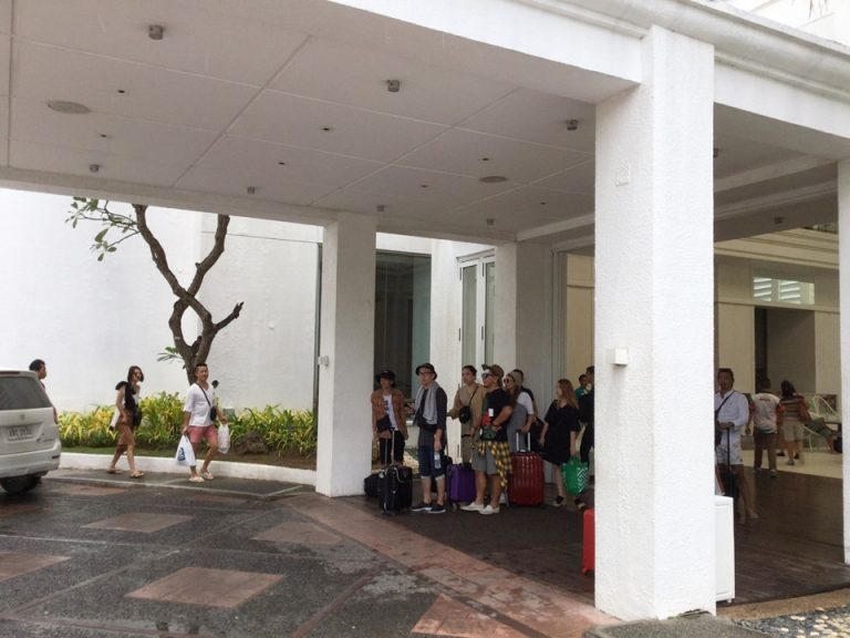 エントランス外観