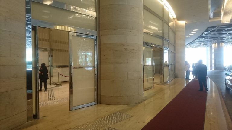 エントランス外観