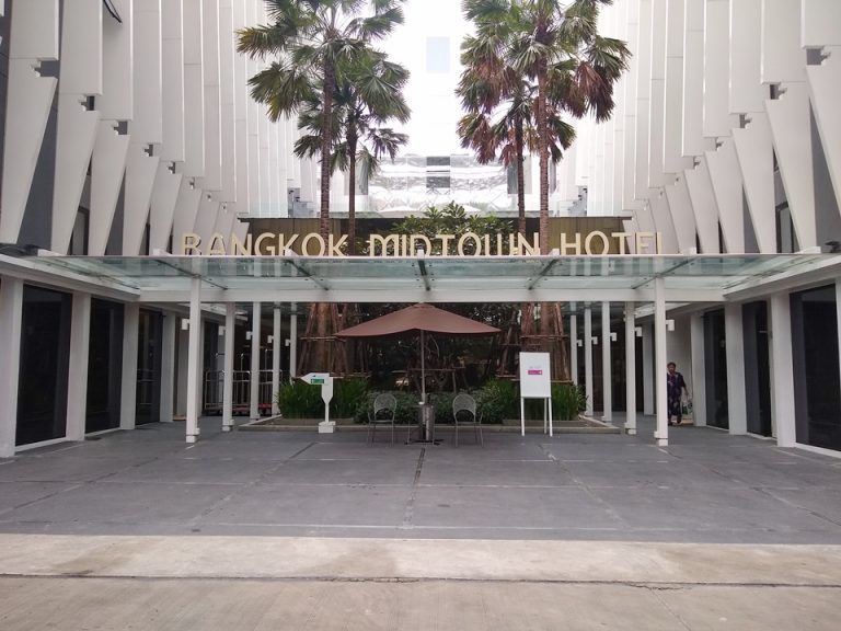 エントランス外観