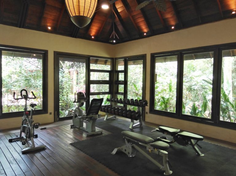 フィットネス内部