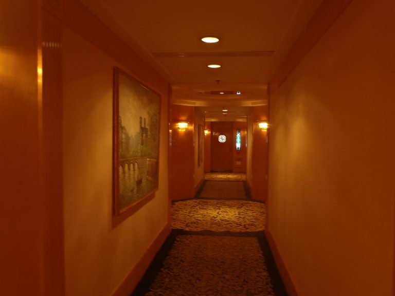 客室階廊下3