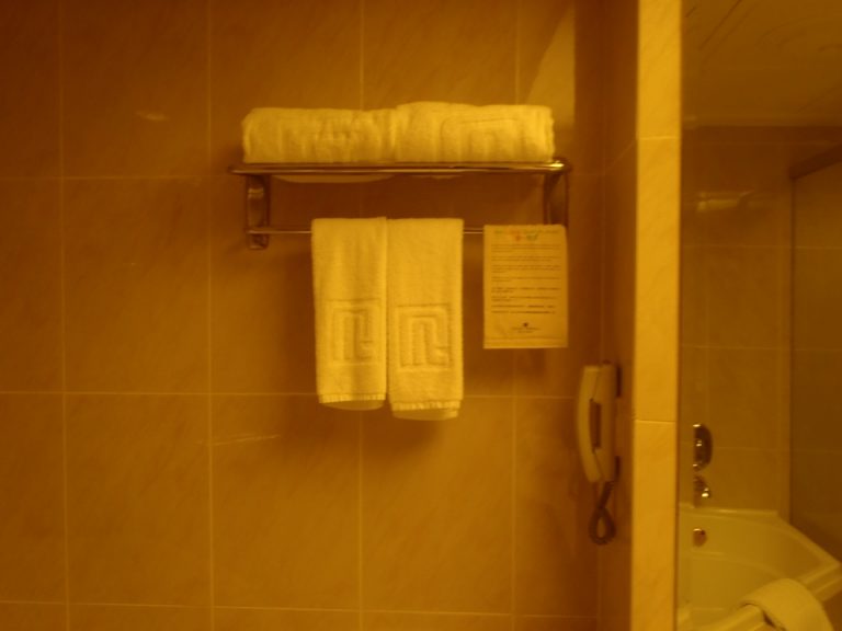 洗面所タオル_トイレ上