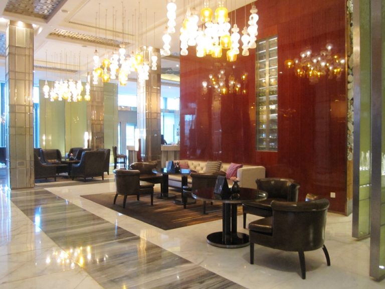 ロビーラウンジ