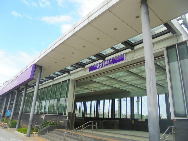 ホテルの最寄り駅の【ファンベイ】駅。まだできたてで綺麗でした