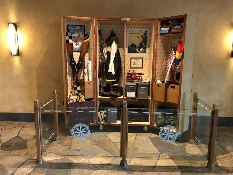 ロビーにあるグーフィーのクローゼット