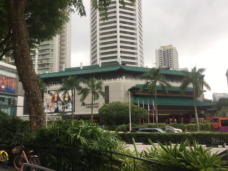 徒歩5分でTANG PLAZA