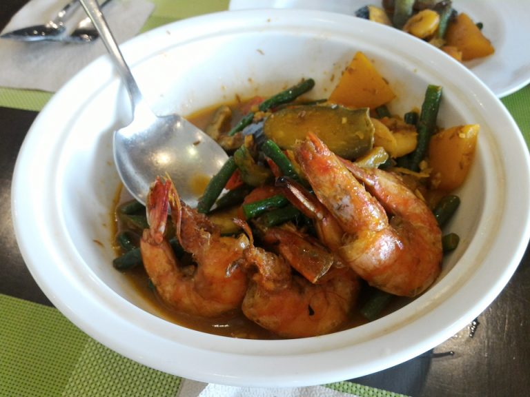 P_20181102_131316フィリピンリョウリやさいのにこみピナクベット