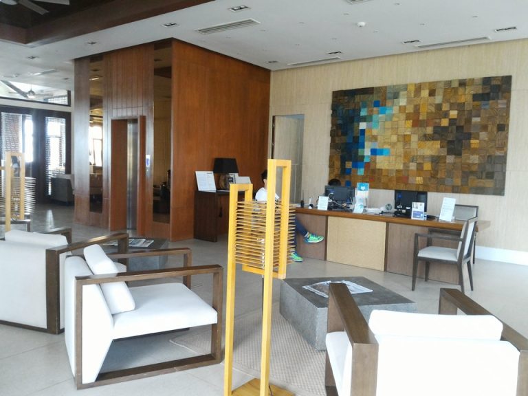 P_20181101_153540エントランス全体、フロント