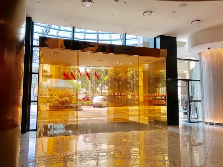 エントランス内観