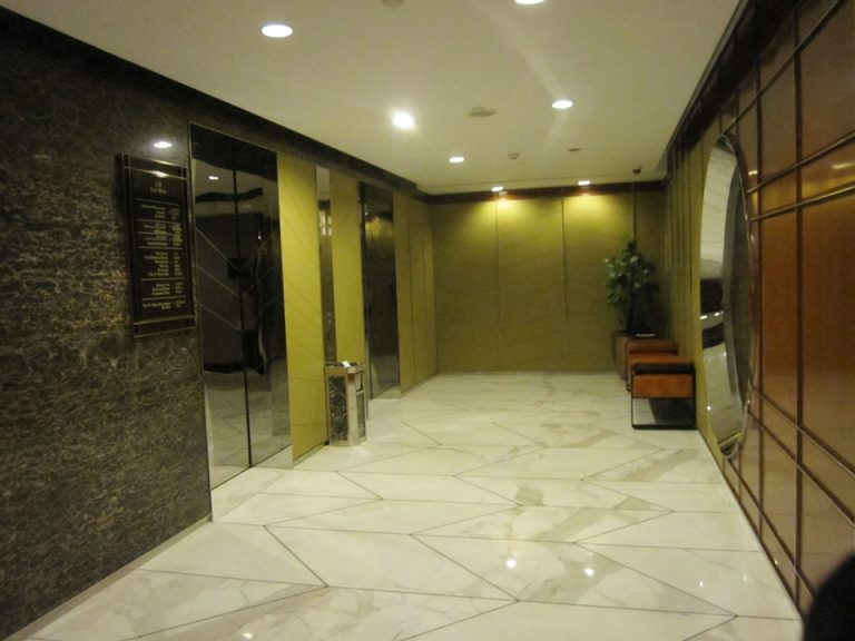 客室階エレベータホール2