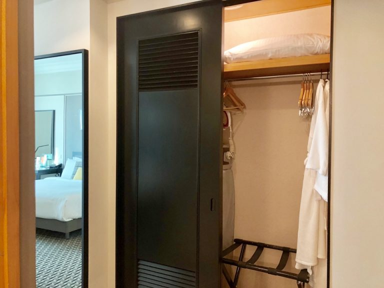 クローゼット(開けた状態)