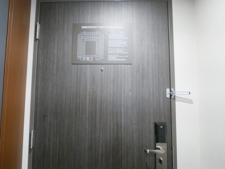 客室入口内観ドア