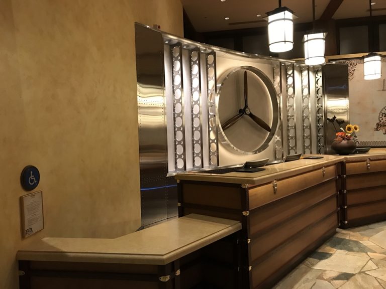 車椅子用のカウンターもあります