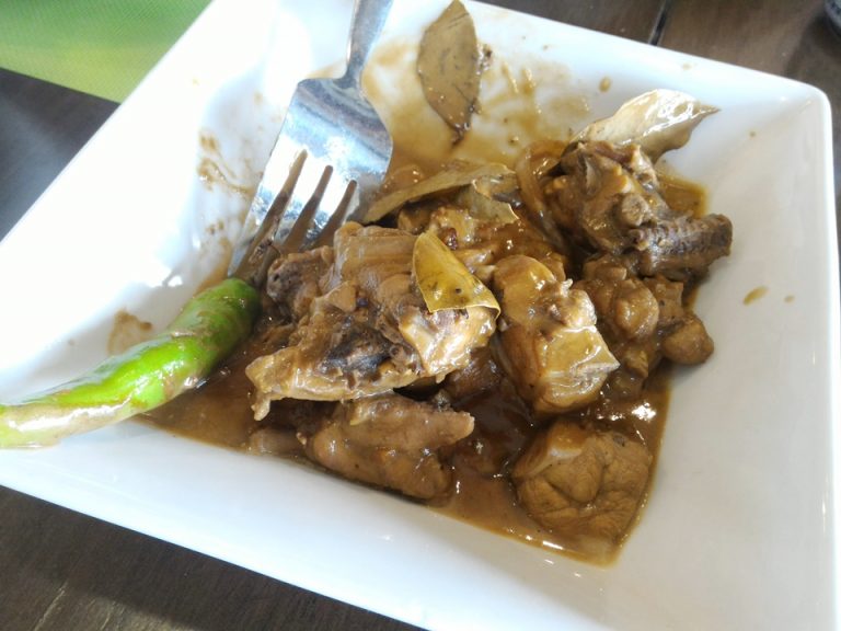 P_20181102_131325フィリピンりょうりチキンアドボ