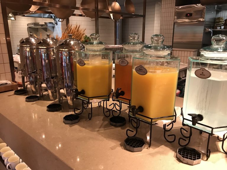 ドラゴンウィンド ドリンクも飲み放題です