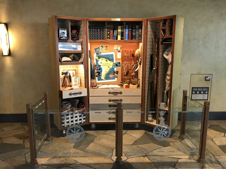 ロビーにあるドナルドのクローゼット