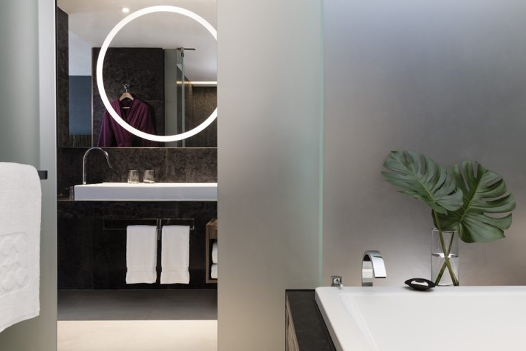 CLUB 65 Suite_Bathroom