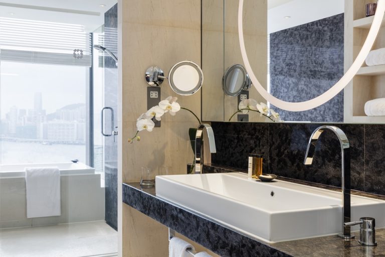 CLUB 80 Suite_Bathroom