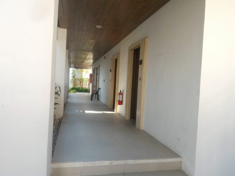 P_20181103_084346客室階廊下全体