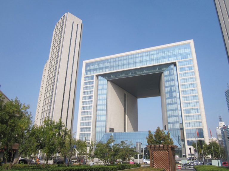 ホテル外観正面