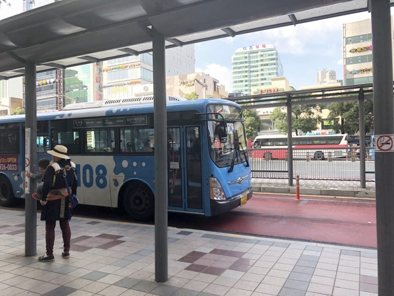 ホテル前バス停