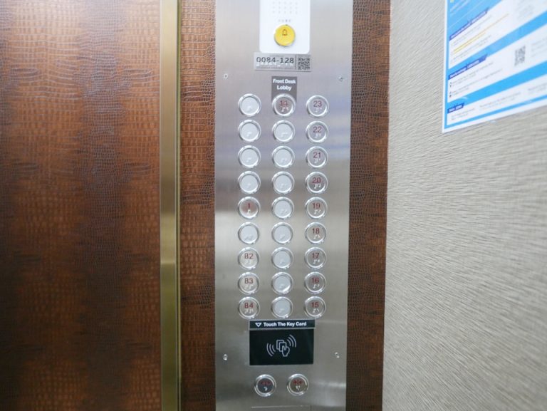 エレベーター階数ボタン