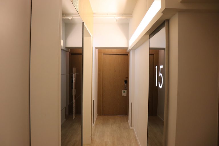 正面_部屋の入り口