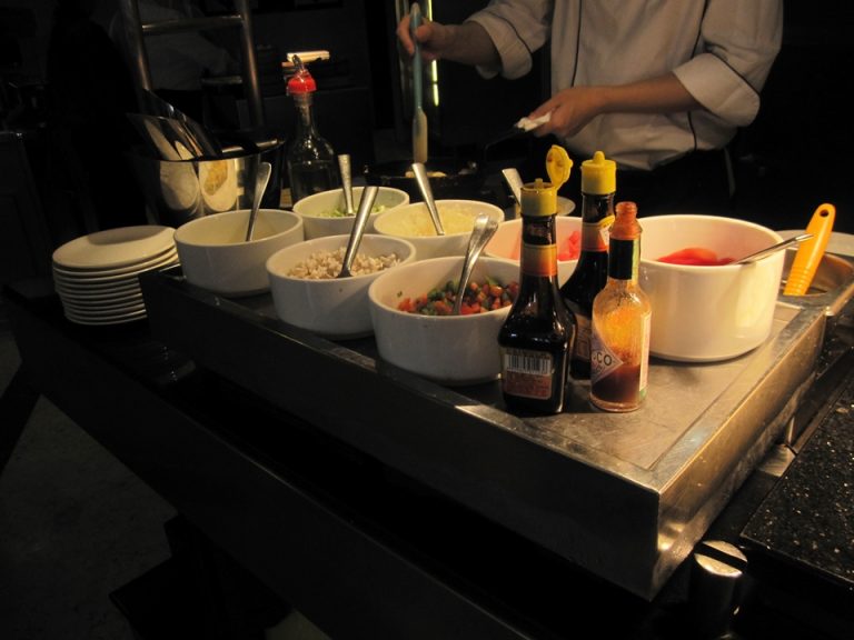 卵料理オープンキッチン