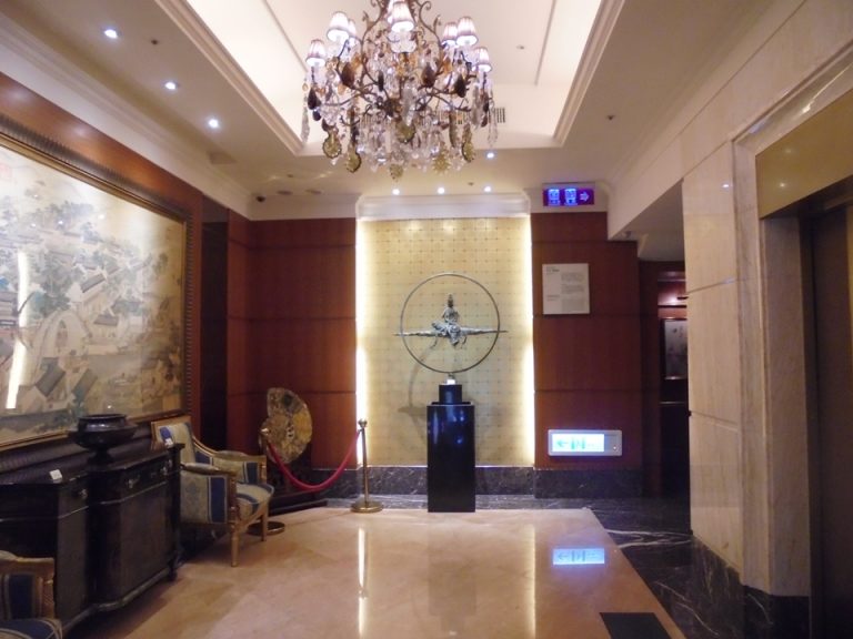 ロビー階エレベーターホール2