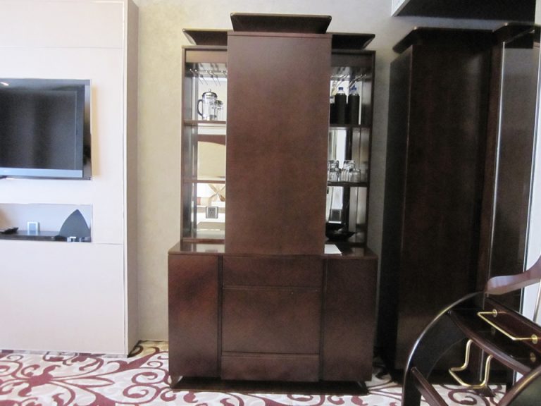 ミニバーカウンター(閉じた状態)