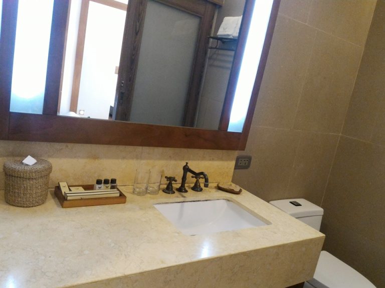 P_20181101_154256洗面台全体