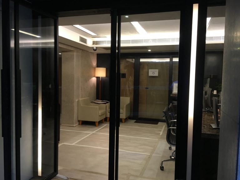 エントランス_外側