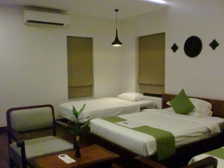 入口から部屋全体