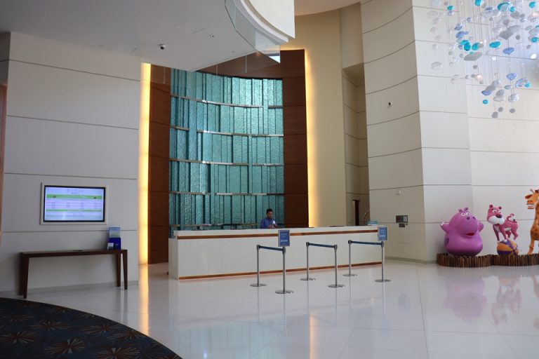 フロントカウンター