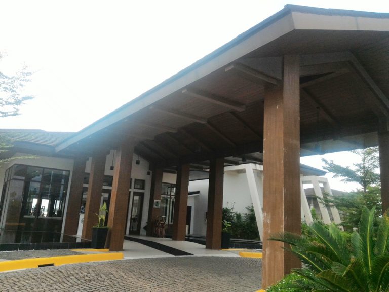 エントランス外観