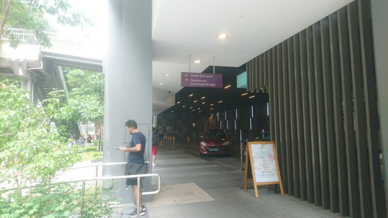 エントランス外観