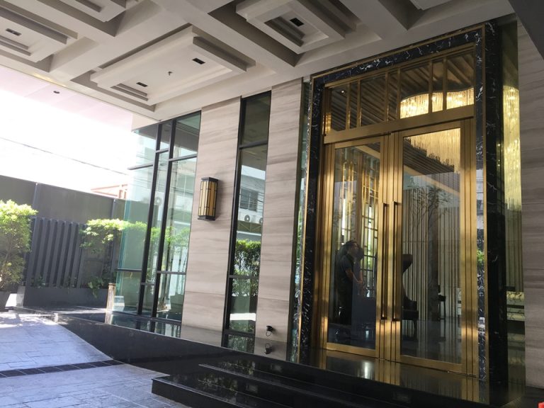 エントランス外観