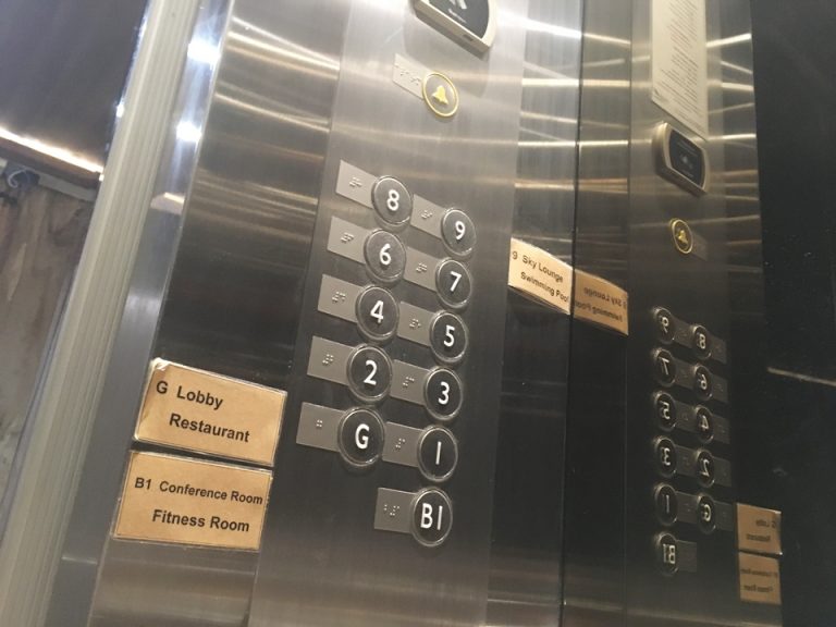 エレベーター階室ボタン