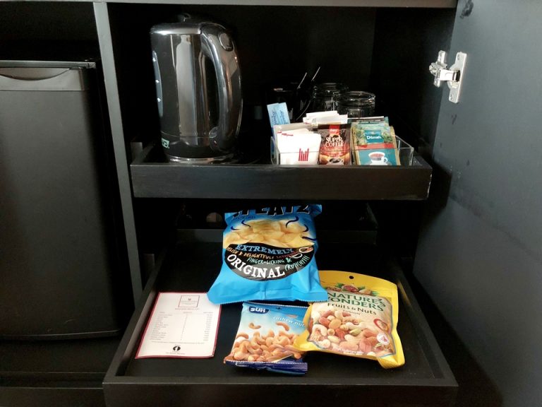 ミニバー・カフェコーナー