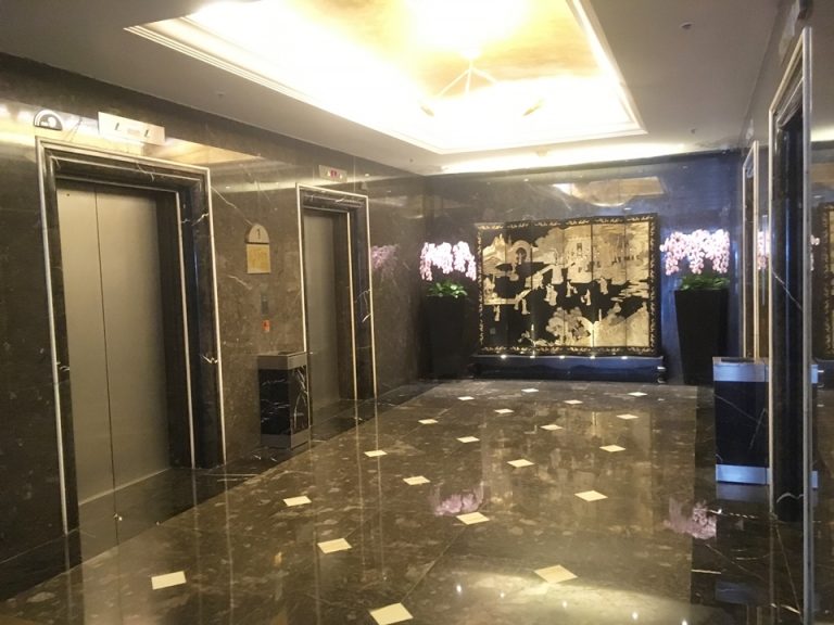 ロビーフロアのエレベーターホール