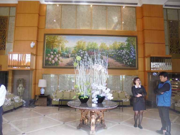 ゆったりとしたフロントロビー