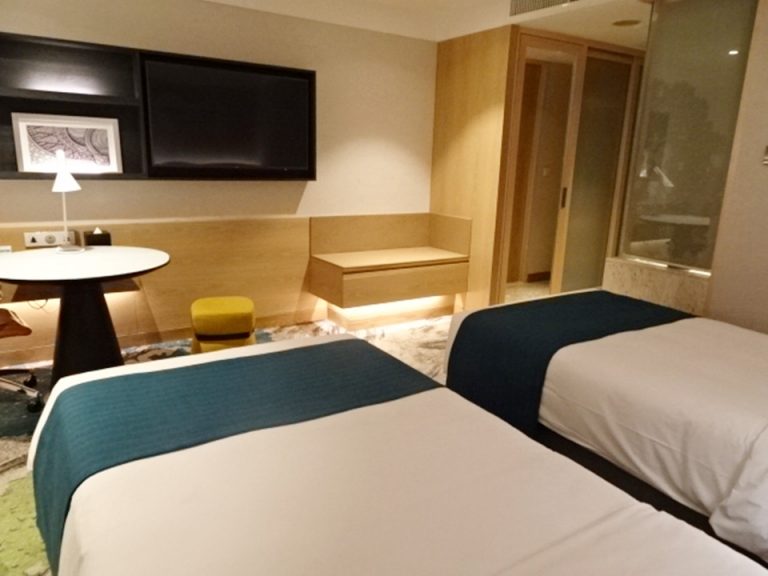 ベッドか方向からTV