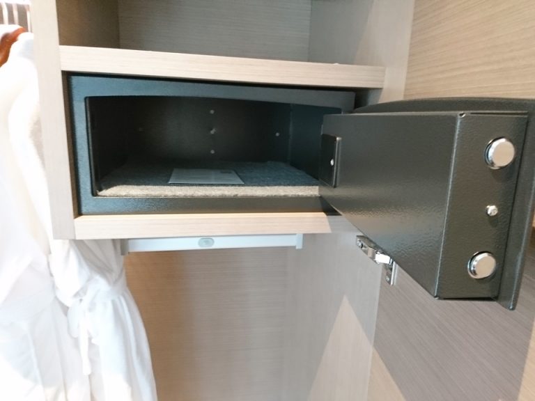 セーフティボックス(開けた状態)